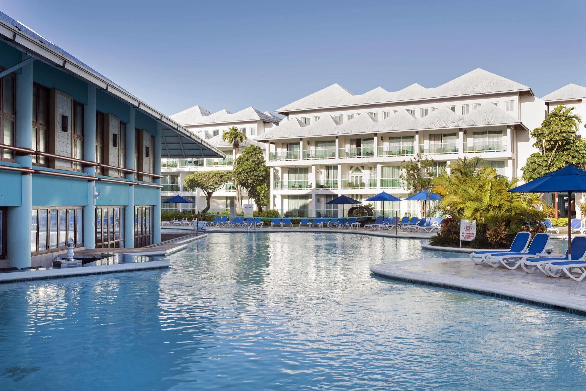 Grand Paradise Playa Dorada بويرتو بلاتا المظهر الخارجي الصورة